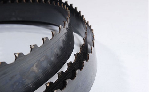 大理撞击材料中的硬点，会给带锯条带来哪些损伤？